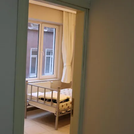 Hostelist *